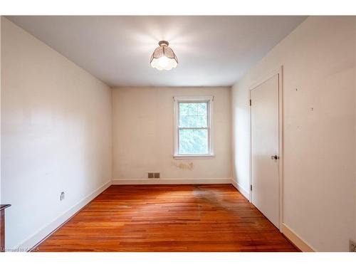 18 Strathcona Crescent, Kingston, ON - Indoor Photo Showing Other Room