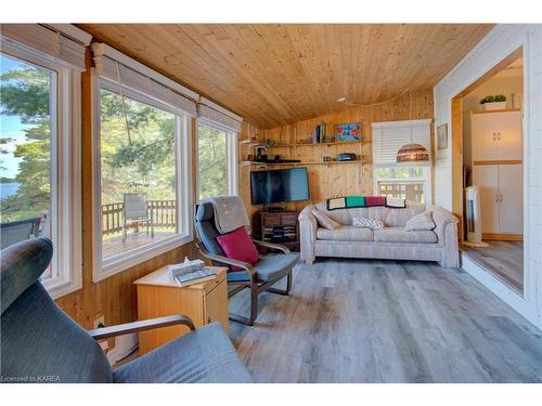 1055A Villalta Lane, Godfrey, ON - Indoor Photo Showing Living Room