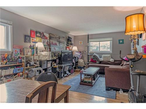 104-550 Talbot Place, Gananoque, ON - Indoor Photo Showing Living Room