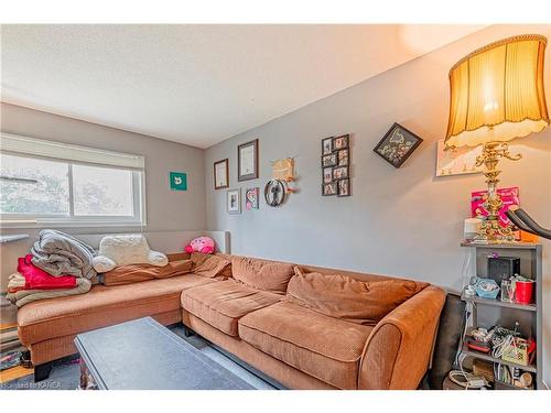 104-550 Talbot Place, Gananoque, ON - Indoor Photo Showing Living Room