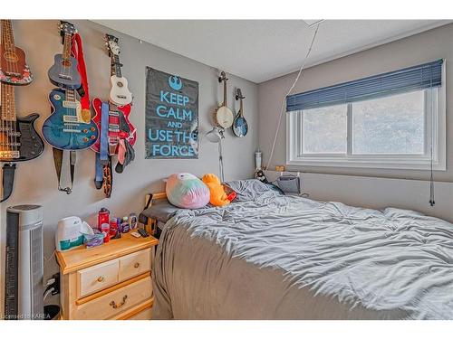 104-550 Talbot Place, Gananoque, ON - Indoor Photo Showing Bedroom