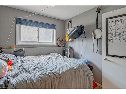 104-550 Talbot Place, Gananoque, ON - Indoor Photo Showing Bedroom