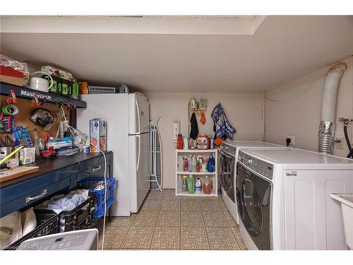 153 Grenadier Drive, Kingston, ON - Indoor Photo Showing Laundry Room