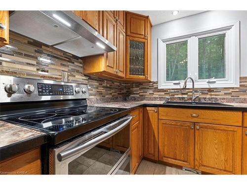 1432 Wallbridge-Loyalist Road Road, Quinte West, ON - Indoor Photo Showing Kitchen