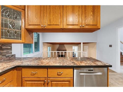 1432 Wallbridge-Loyalist Road Road, Quinte West, ON - Indoor Photo Showing Kitchen