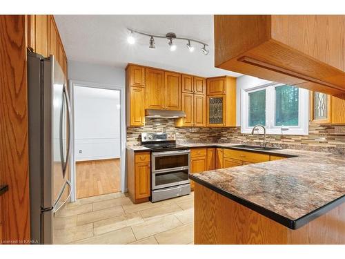 1432 Wallbridge-Loyalist Road Road, Quinte West, ON - Indoor Photo Showing Kitchen With Upgraded Kitchen