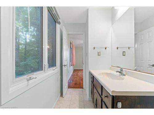 1432 Wallbridge-Loyalist Road Road, Quinte West, ON - Indoor Photo Showing Bathroom