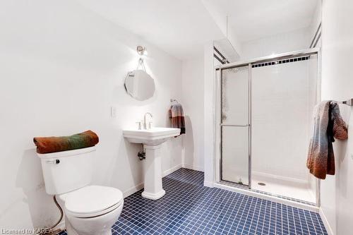 9868 County Road 42, Westport, ON - Indoor Photo Showing Bathroom