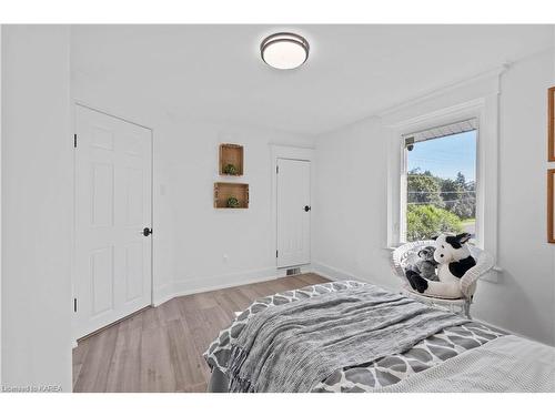 4061 Bath Road, Kingston, ON - Indoor Photo Showing Bedroom