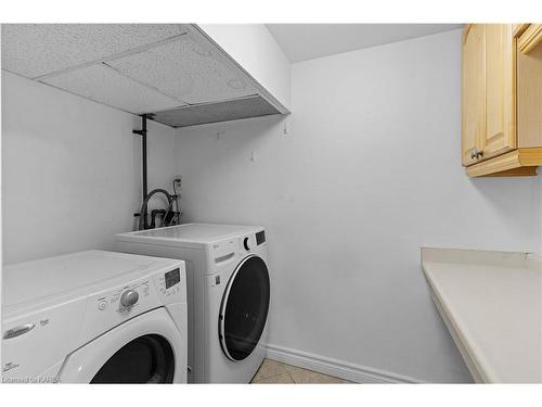 601-185 Ontario Street, Kingston, ON - Indoor Photo Showing Laundry Room