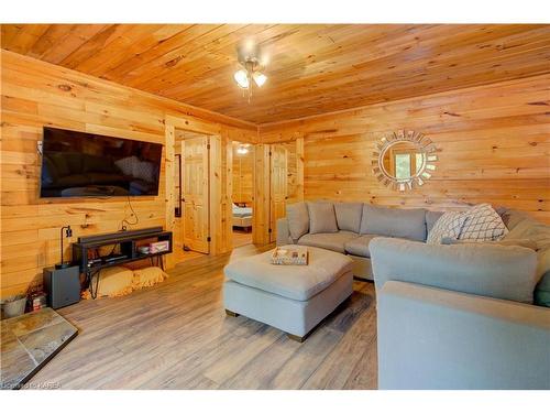 91 Echo Glen Lane, Lansdowne, ON - Indoor Photo Showing Living Room