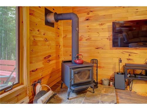 91 Echo Glen Lane, Lansdowne, ON - Indoor Photo Showing Other Room With Fireplace