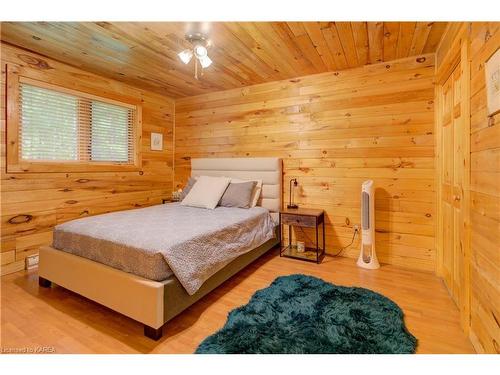 91 Echo Glen Lane, Lansdowne, ON - Indoor Photo Showing Bedroom