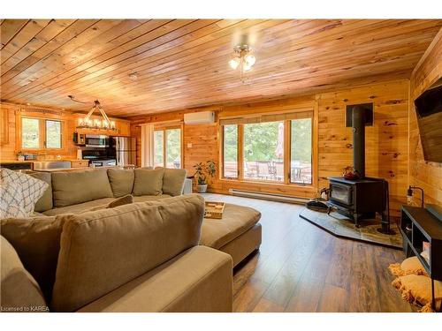 91 Echo Glen Lane, Lansdowne, ON - Indoor Photo Showing Living Room