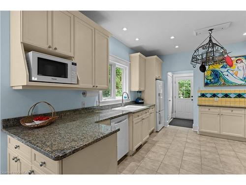 222 Greenbay Road, Kingston, ON - Indoor Photo Showing Kitchen