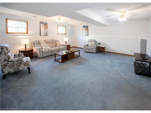 28 Chartwell Crescent, Kingston, ON - Indoor Photo Showing Living Room