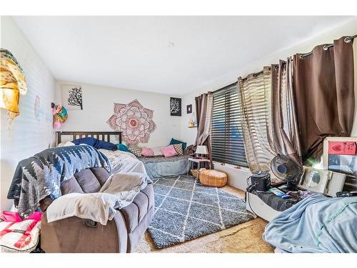 685 Harrow Place, Kingston, ON - Indoor Photo Showing Bedroom