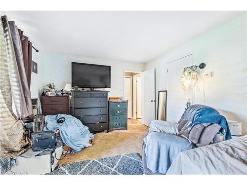 685 Harrow Place, Kingston, ON - Indoor Photo Showing Bedroom