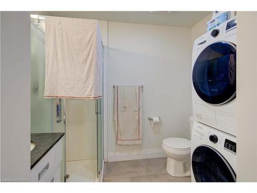 336-652 Princess Street, Kingston, ON - Indoor Photo Showing Laundry Room