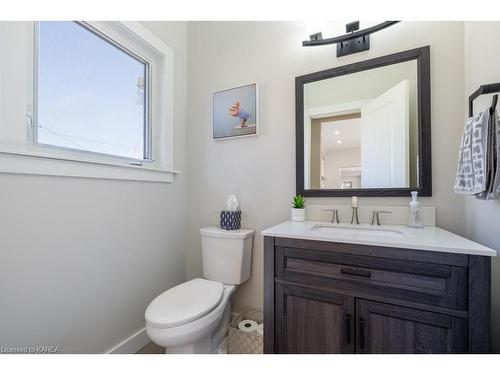 4506 Bath Road, Amherstview, ON - Indoor Photo Showing Bathroom