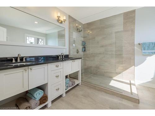 4506 Bath Road, Amherstview, ON - Indoor Photo Showing Bathroom