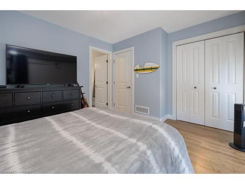 4506 Bath Road, Amherstview, ON - Indoor Photo Showing Bedroom