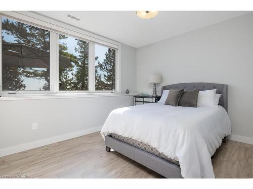 4506 Bath Road, Amherstview, ON - Indoor Photo Showing Bedroom