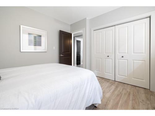 4506 Bath Road, Amherstview, ON - Indoor Photo Showing Bedroom