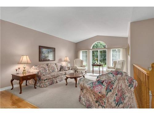 1030 Greenwood Park Drive, Kingston, ON - Indoor Photo Showing Living Room