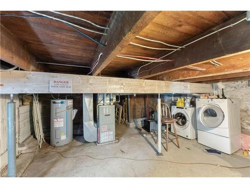 30 King Street, Picton, ON - Indoor Photo Showing Laundry Room