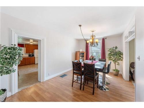 30 King Street, Picton, ON - Indoor Photo Showing Dining Room