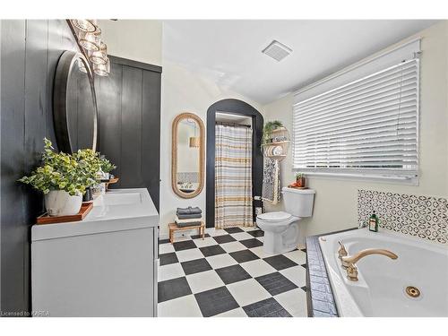 80 Dorland Drive, Greater Napanee, ON - Indoor Photo Showing Bathroom