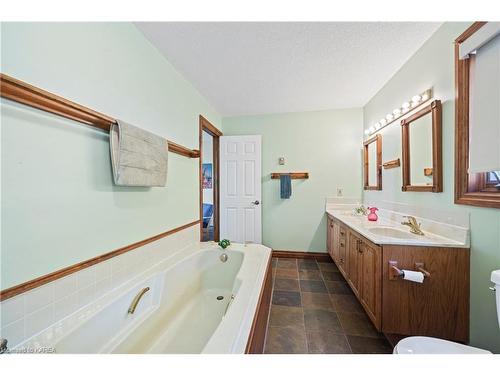 61 B Jw Lane, Rideau Lakes, ON - Indoor Photo Showing Bathroom