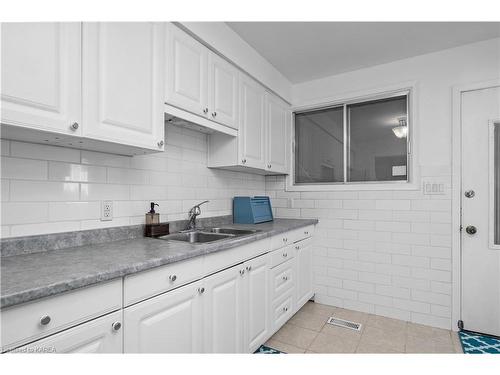 35 Derby Gate Crescent, Kingston, ON - Indoor Photo Showing Kitchen With Double Sink