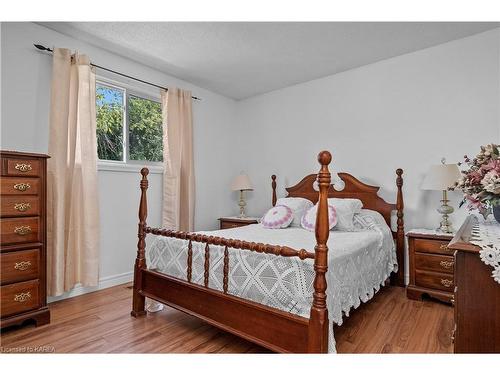 35 Derby Gate Crescent, Kingston, ON - Indoor Photo Showing Bedroom