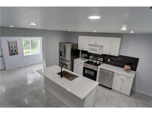 4770 Highway 2 E, Gananoque, ON - Indoor Photo Showing Kitchen With Double Sink