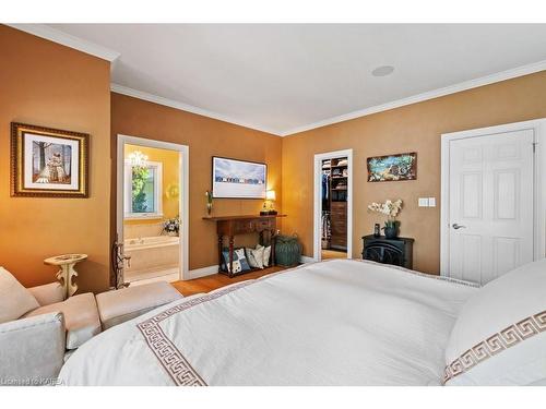 3909 Stone Point Road, Inverary, ON - Indoor Photo Showing Bedroom