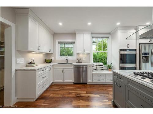 309 King Street W, Kingston, ON - Indoor Photo Showing Kitchen With Upgraded Kitchen