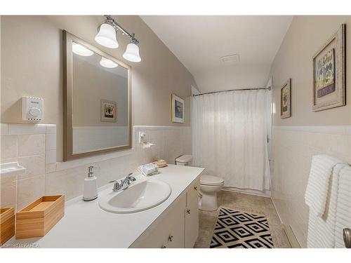 309 King Street W, Kingston, ON - Indoor Photo Showing Bathroom