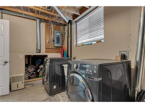 568 Davis Drive, Kingston, ON - Indoor Photo Showing Laundry Room