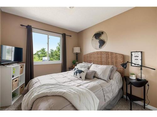 1231 Amanda Court, Kingston, ON - Indoor Photo Showing Bedroom