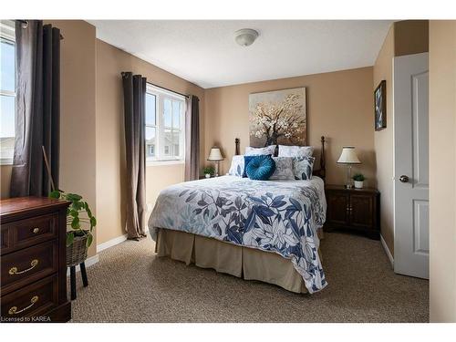 1231 Amanda Court, Kingston, ON - Indoor Photo Showing Bedroom