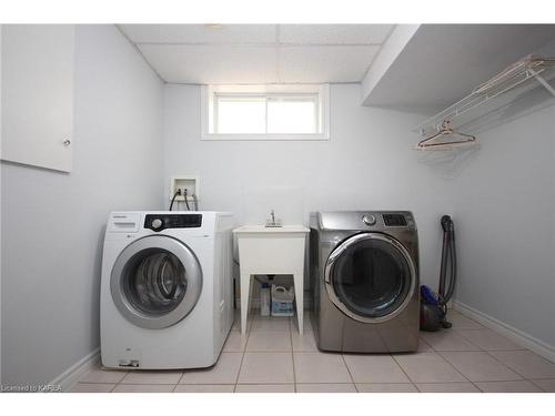 590 Mohini Place, Kingston, ON - Indoor Photo Showing Laundry Room