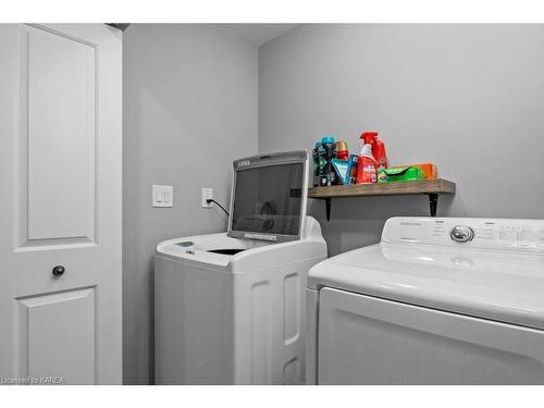 1443 Monarch Drive, Kingston, ON - Indoor Photo Showing Laundry Room