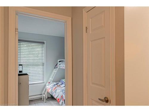 401-540 Talbot Place, Gananoque, ON - Indoor Photo Showing Bedroom