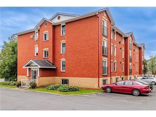 401-540 Talbot Place, Gananoque, ON - Outdoor