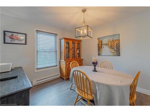 401-540 Talbot Place, Gananoque, ON - Indoor Photo Showing Dining Room