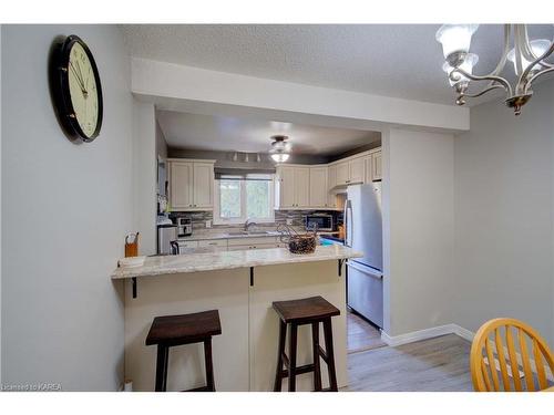 67-22 Coventry Crescent, Kingston, ON - Indoor Photo Showing Kitchen