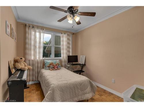 218 Glen Castle Road, Kingston, ON - Indoor Photo Showing Bedroom