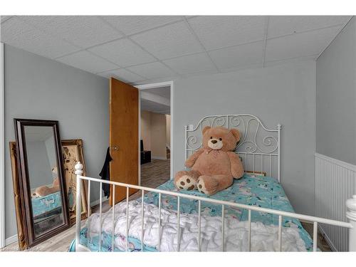 218 Glen Castle Road, Kingston, ON - Indoor Photo Showing Bedroom